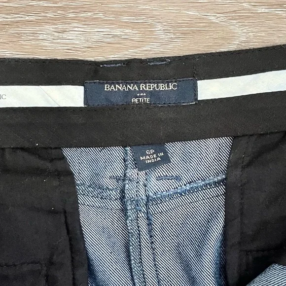 ✨Host Pick✨ Banana Republic Chambray Pencil Skirt - Picture 4 of 5